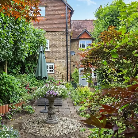 Cobblers Cottage Petworth Exterior photo